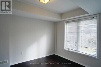 3406 Southwick St in Mississauga, ON - Building Photo - Building Photo