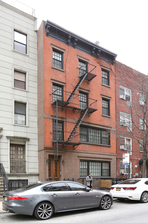 246 E 33rd St in New York, NY - Building Photo