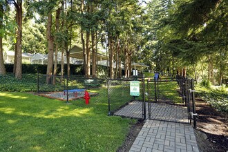 The Heights at Bear Creek in Redmond, WA - Foto de edificio - Other