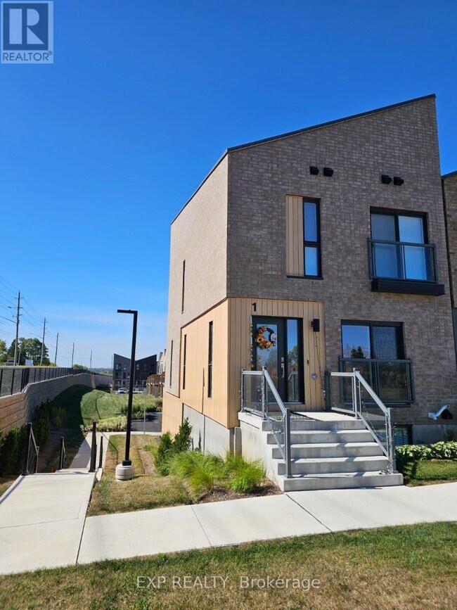 1 Benninger Dr in Kitchener, ON - Building Photo - Building Photo
