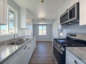 502-504 E Hemlock St in Oxnard, CA - Foto de edificio - Building Photo