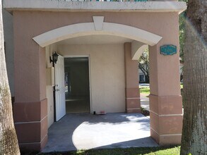 2921 SE 13th Ave, Unit #106 in Homestead, FL - Building Photo - Building Photo