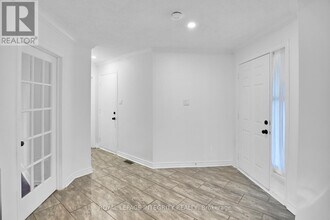 223 McGibbon Dr in Ottawa, ON - Building Photo - Building Photo