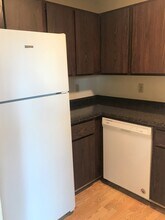 2355 Chalet Gardens Rd in Fitchburg, WI - Foto de edificio - Building Photo