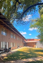 401 Buchanan Dr, Unit 106 in Burnet, TX - Building Photo - Building Photo