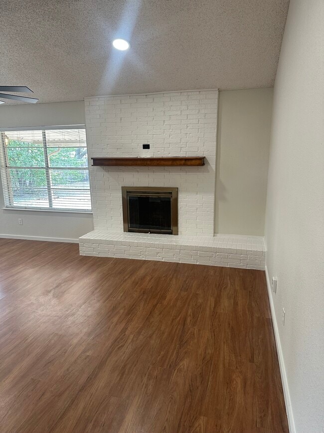 8608 Brookridge Dr in North Richland Hills, TX - Building Photo - Building Photo