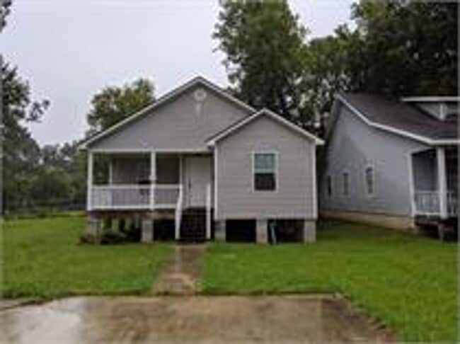 property at 469 E McKinley St