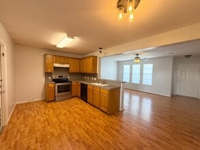 311 Clydesdale Ln in Victoria, TX - Building Photo - Building Photo