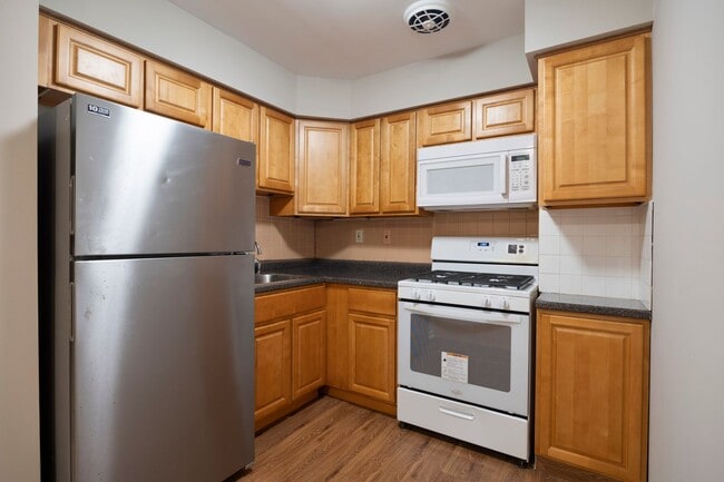 3929 Lankenau Ave in Philadelphia, PA - Building Photo - Building Photo