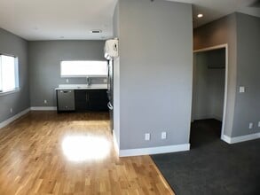 2803 W 52nd Ave, Unit Studio in Denver, CO - Building Photo - Building Photo
