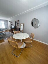 1280 Laurel Ave in West Hollywood, CA - Foto de edificio - Building Photo