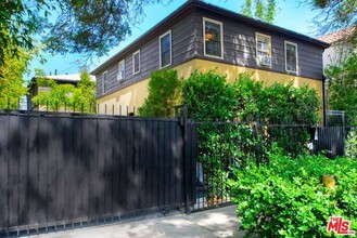 155 South Westmoreland Avenue, Unit A in Los Angeles, CA - Foto de edificio - Building Photo