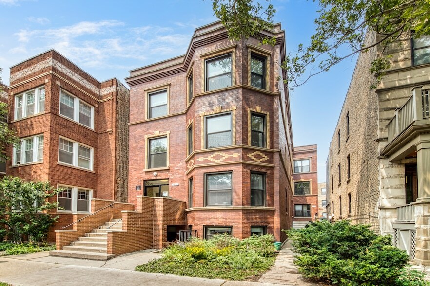 1336 W Bryn Mawr Ave in Chicago, IL - Building Photo