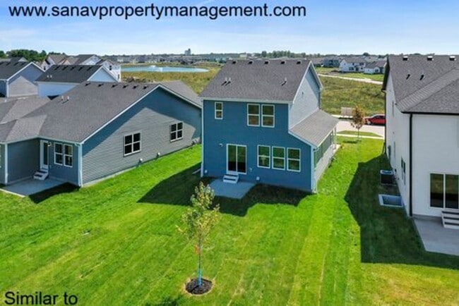 1261 NW Yorktown Dr in Waukee, IA - Building Photo - Building Photo