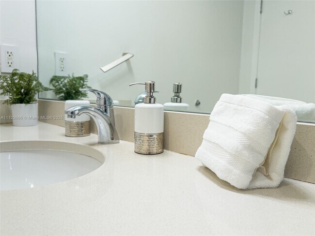 3250 NE 1st Ave in Miami, FL - Building Photo - Building Photo