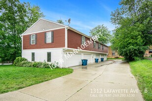 1312 Lafayette Ave in Kalamazoo, MI - Building Photo