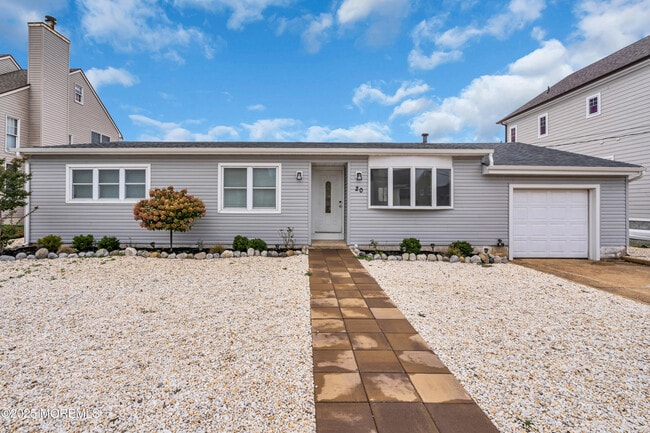 property at 20 Venetian Ct