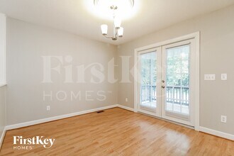 245 B H Parrish Rd in Benson, NC - Foto de edificio - Building Photo