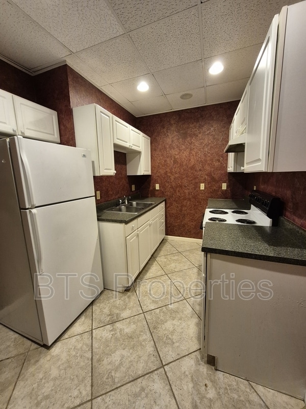 property at 5917 W Plank Rd