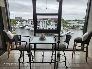 805 River Point Dr in Naples, FL - Foto de edificio - Building Photo