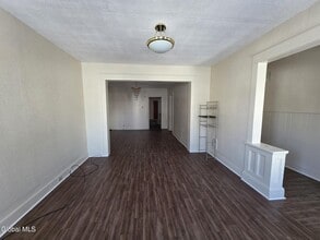 918 Delamont Ave in Schenectady, NY - Building Photo - Building Photo