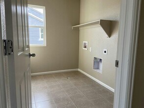 8219 S Trails Edge Ct in Centennial, CO - Building Photo - Building Photo