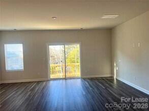 3718 Memorial Pkwy in Charlotte, NC - Building Photo - Building Photo