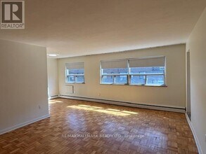 159 Stephen Dr in Toronto, ON - Building Photo - Building Photo