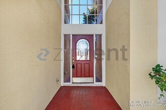 18233 Cypress Haven Dr in Tampa, FL - Building Photo - Building Photo