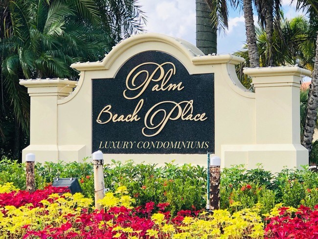 1581 Balfour Point Dr-Unit -D in West Palm Beach, FL - Foto de edificio - Building Photo