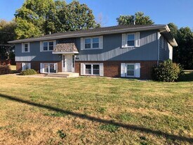 404 W Jasper St, Unit 1 in Pleasantville, IA - Building Photo