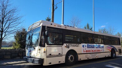 204 Woodcliff Ave in North Bergen, NJ - Foto de edificio - Building Photo