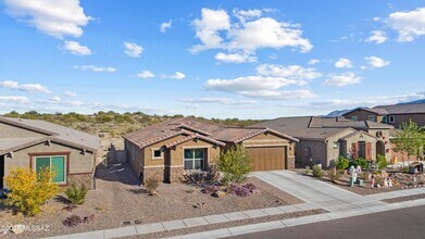 1009 E Silver Ray Dr in Oro Valley, AZ - Foto de edificio - Building Photo