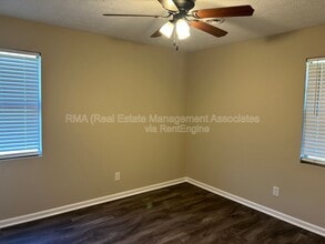 1045 Vineyard Rd in Griffin, GA - Building Photo - Building Photo