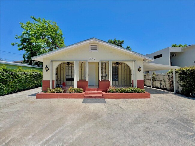property at 869 SW 4th St