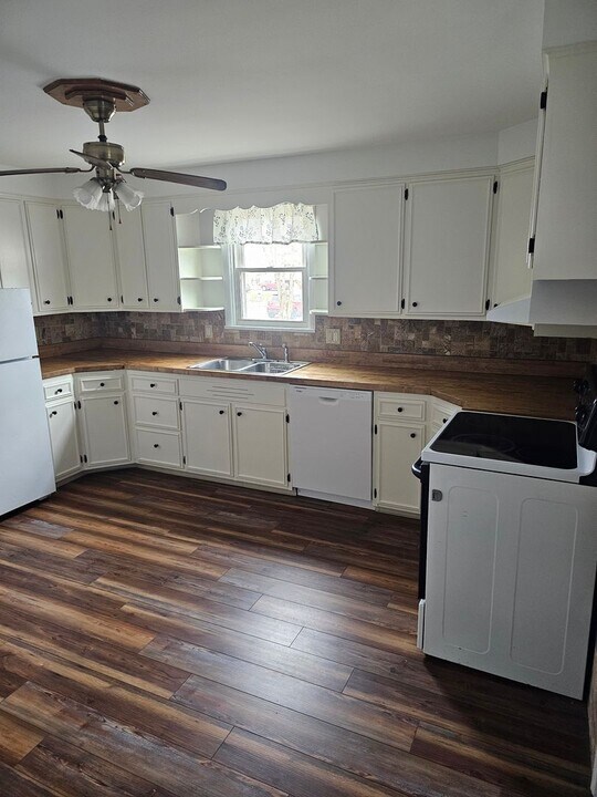 1101 4th Ave in Duncansville, PA - Building Photo