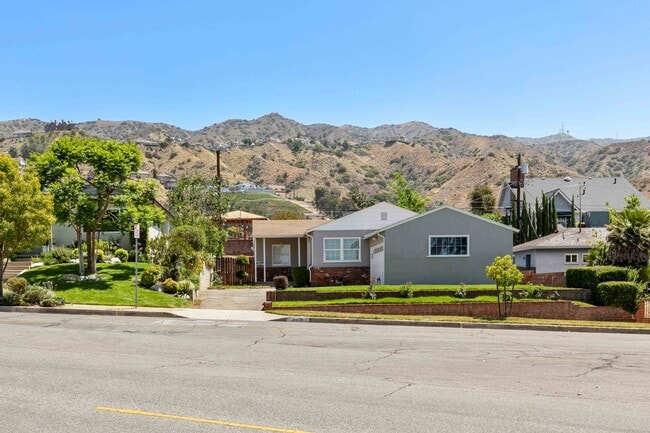 property at 2618 N 6th St