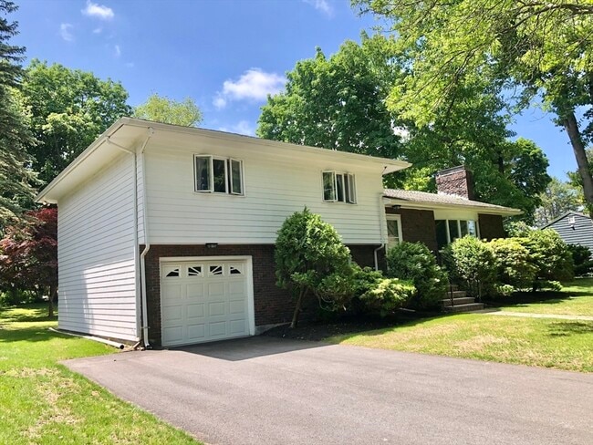 15 Sycamore Rd in Wakefield, MA - Building Photo - Building Photo