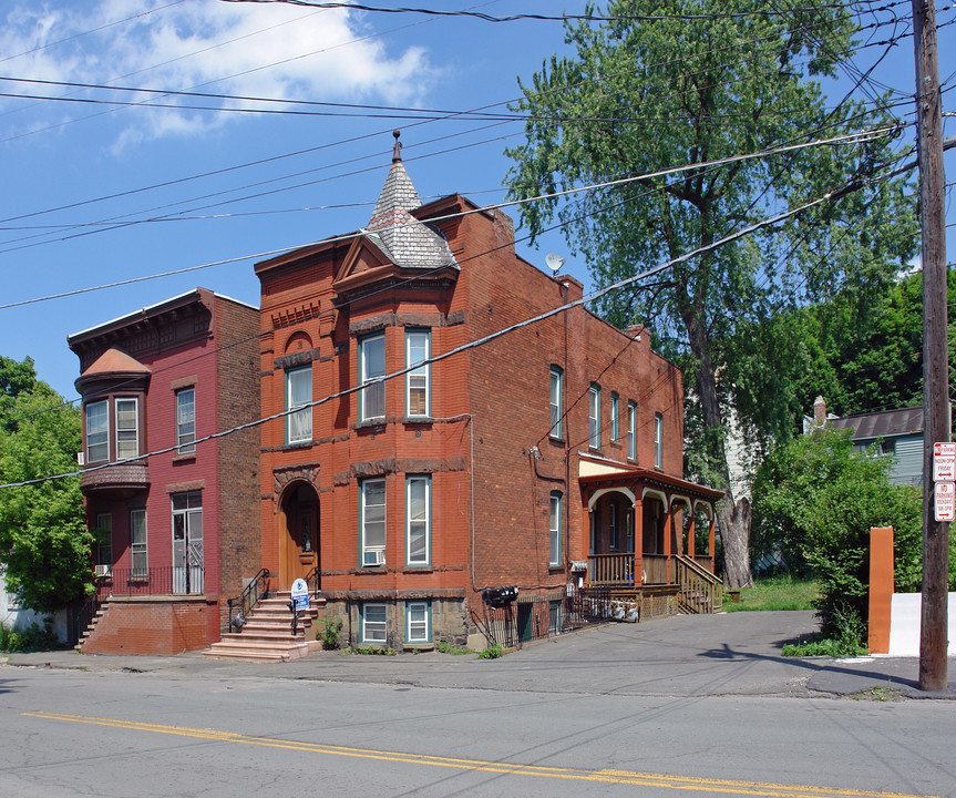 544 1st St in Troy, NY - Building Photo