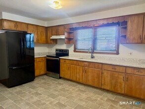 230 S Frontage Rd in West Haven, CT - Building Photo - Building Photo