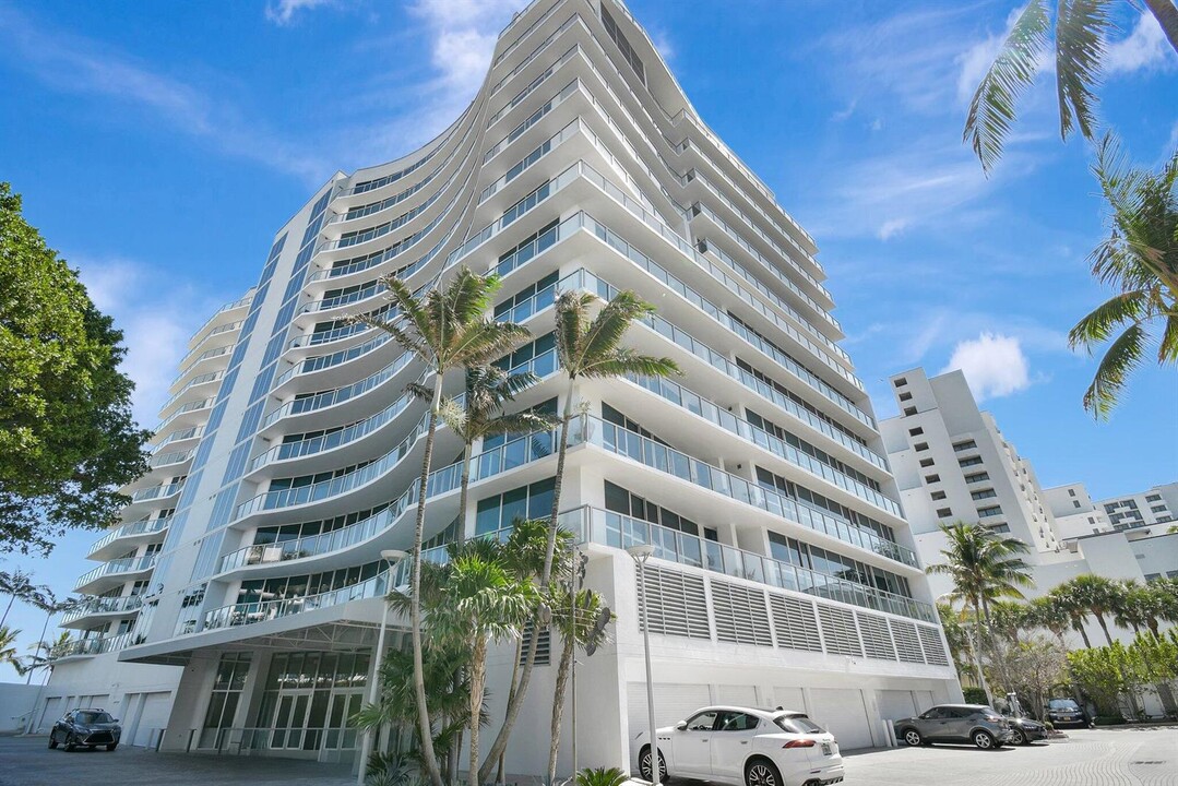 1200 Holiday Dr, Unit 1001 in Fort Lauderdale, FL - Foto de edificio