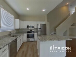 9346 Black Thorn Loop in Land O Lakes, FL - Building Photo - Building Photo