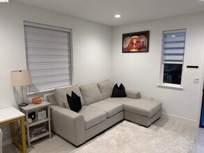 451 Trellis Wy in Brentwood, CA - Building Photo - Building Photo