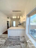 6712 N Clark St in Chicago, IL - Building Photo