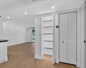 13020 SW 92nd Ave in Miami, FL - Building Photo - Building Photo