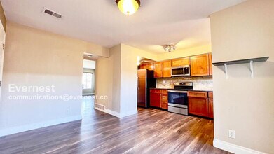 1272 S Crystal Way in Aurora, CO - Building Photo - Building Photo
