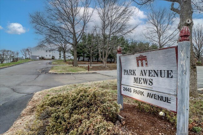 2445 Park Ave in Bridgeport, CT - Building Photo - Building Photo