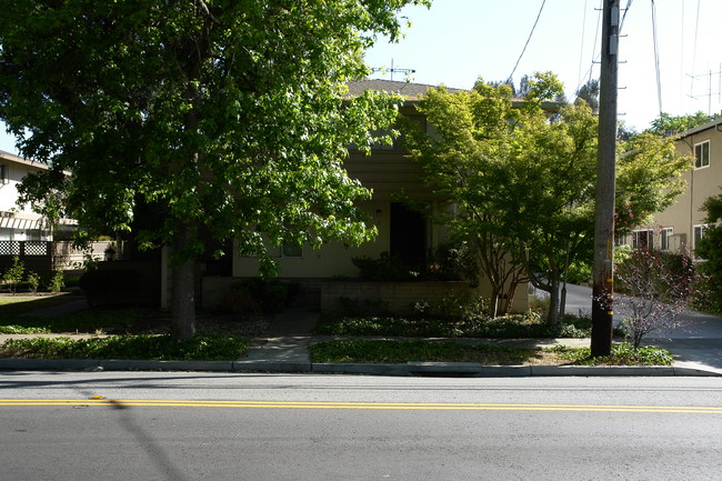 1150 Laurel St in Menlo Park, CA - Foto de edificio - Building Photo