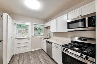 551 Wimbledon Rd NE in Atlanta, GA - Building Photo - Building Photo