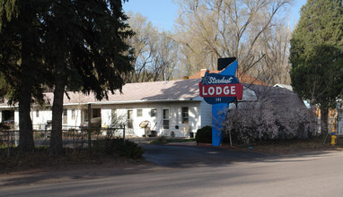 Stardust Lodge in Colorado Springs, CO - Building Photo - Building Photo